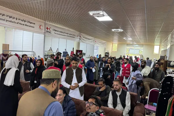 په کابل کې د بېسرپرستو ښځو د تولیداتو پنځه ورځنی نندارتون پرانیستل شو