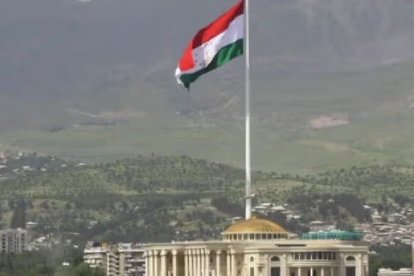 وفد رسمي من طاجيكستان يصل كابل في زيارة غير معلنة