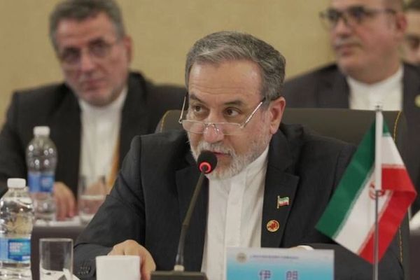 عراقچي: شانګهای سازمان دې د نړیوالو ګواښونو پر وړاندې فعال او خپلواک دریځ غوره کړي