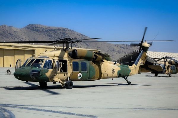 مروحيات الجيش السابق.. إصرار طالبان، غضب ترامب وصمت أوزبكستان