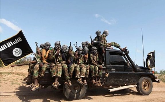 گروه الشباب حداقل ۲۰ نفر را در سومالیا کشت و هفت کامیون مواد غذایی را آتش زد