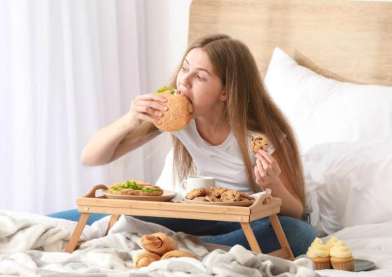 څېړنه: له ويده کېدو درې ساعته مخکې له خوړو ډډه کول د زړه روغتيا ته ګټه رسوي