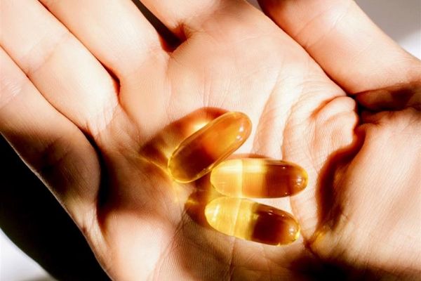 د کب د غوړو کپسول خوړل د روغتیا لپاره څه ګټه لري؟