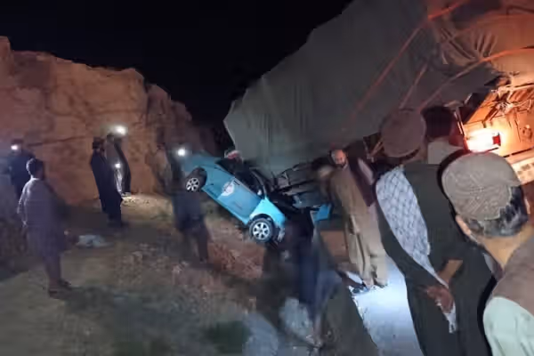 په سمنګان کې د ترافیکي پېښو له امله دوه کسان مړه او ۴ نور ټپيان شوي دي