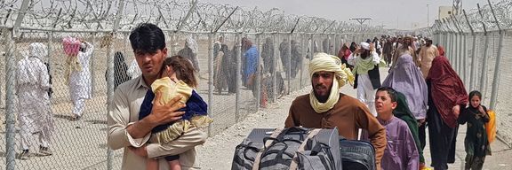 طالبان: له ۲ زرو ډېر افغان کډوال له پاکستان او ایرانه په زور او خپله خوښه راستانه کړل شول