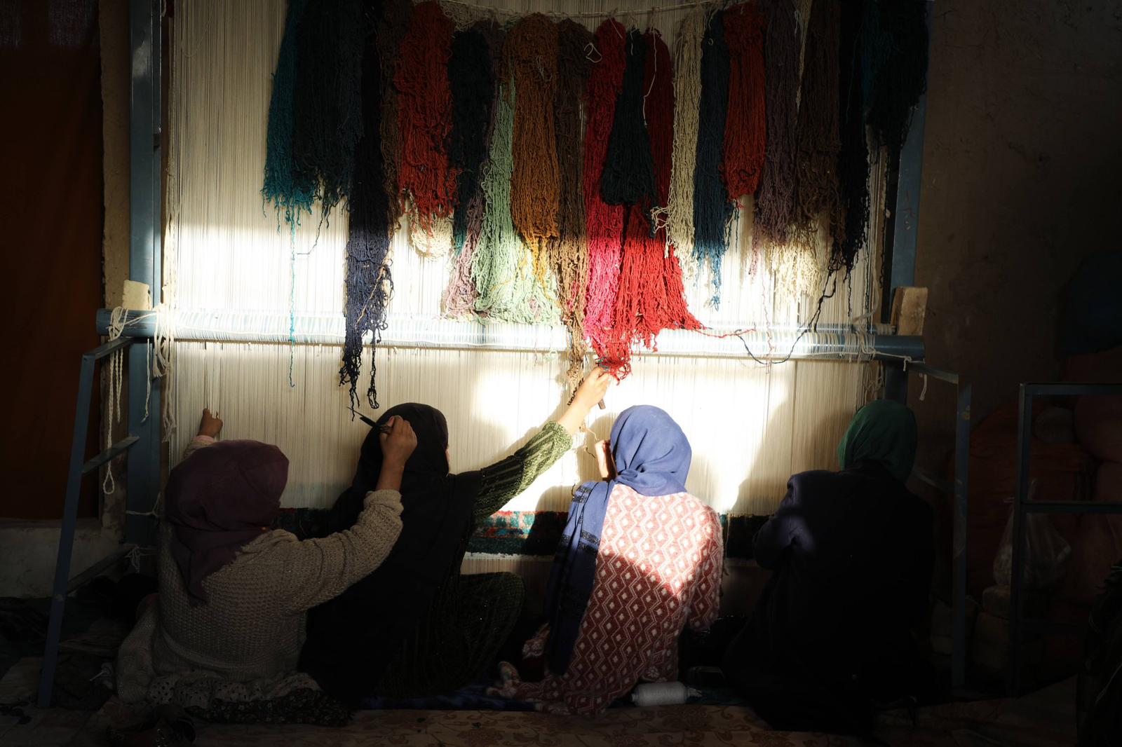 سازمان ملل: زنان و دختران در افغانستان بیشترین آسیب را متحمل می‌شوند