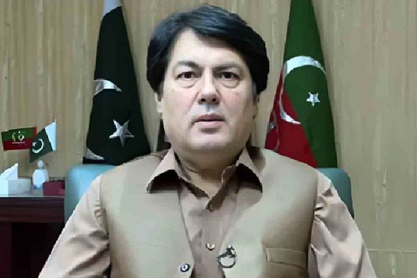 د خیبر پښتونخوا د اعلی وزیر سلاکار: پولې «کرښې» ښايي دولتونه بېل کړي خو خلک متحد پاتې کېږي