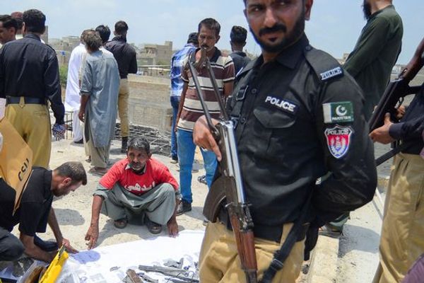 د کراچۍ پولیسو ادعا: ټيټيپي ته د ډرون ټکنالوژۍ لېږدونکی مشکوک کس مو نیولی دی