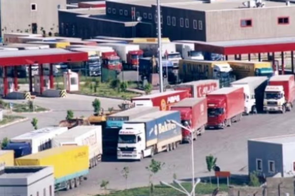 مسؤول إيراني: قمنا بتصدير أكثر من 3 ملايين طن من السلع إلى أفغانستان خلال 6 أشهر