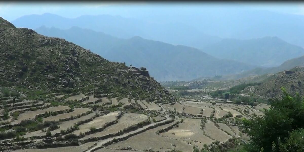 د کونړ اوسېدونکي: پاکستاني ځواکونه له سهار راهیسې پر خاص کونړ ولسوالۍ توغندي واروي