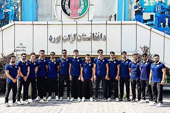 دوازده بازیکن تیم ملی کریکت افغانستان راهی امارات شدند