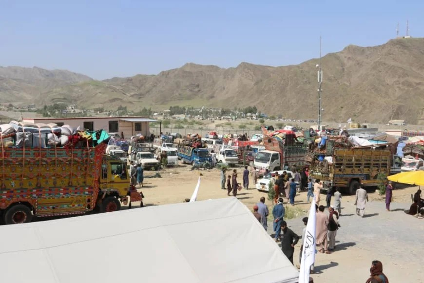 تېره ورځ نږدې ۳۰۰کورنۍ له ایران او پاکستان نه افغانستان ته ستنې شوې