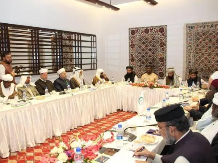 د اسلامي همکاریو سازمان پلاوي د طالبانو له امر بالمعروف او نهې عن المنكر وزیر سره وکتل