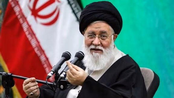 نماینده خامنهای: باید مسیر کشتهشدگان فاطمیون ادامه یابد