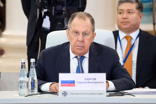 د روسیې د بهرنیو چارو وزیر د افغانستان او سیمې امنیت ته د لا زیاتې پاملرنې غوښتنه کړې