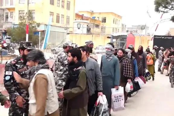 د هبت الله په امر د ۲۶۹ نظاميانو په ګډون څه کم څلور زره بندیان خوشي شوي