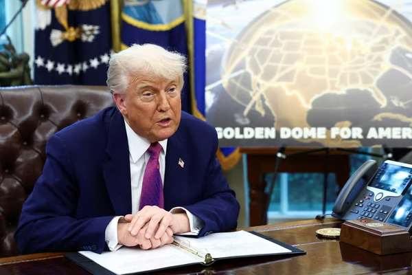 دونالد ترامپ از طرح سپر موشکی «گنبد طلایی» امریکا رونمایی کرد