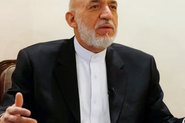 كرزي يرد ضمناً على مسؤول في طالبان: نذكر النساء بفخر في المحافل المحلية والدولية