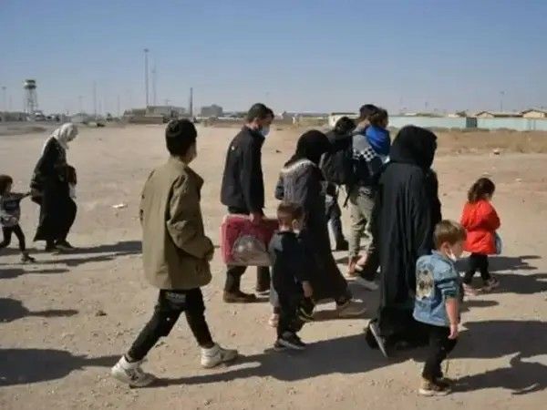 ممنوعیت ورود افغان‌ها به استان ایلام؛ پولیس ایران ۹ مهاجر افغان را بازداشت کرد