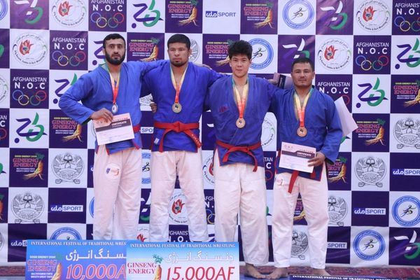 پایان جشنواره بینالمللی کشتی سنتی در افغانستان با درخشش ورزشکاران افغان