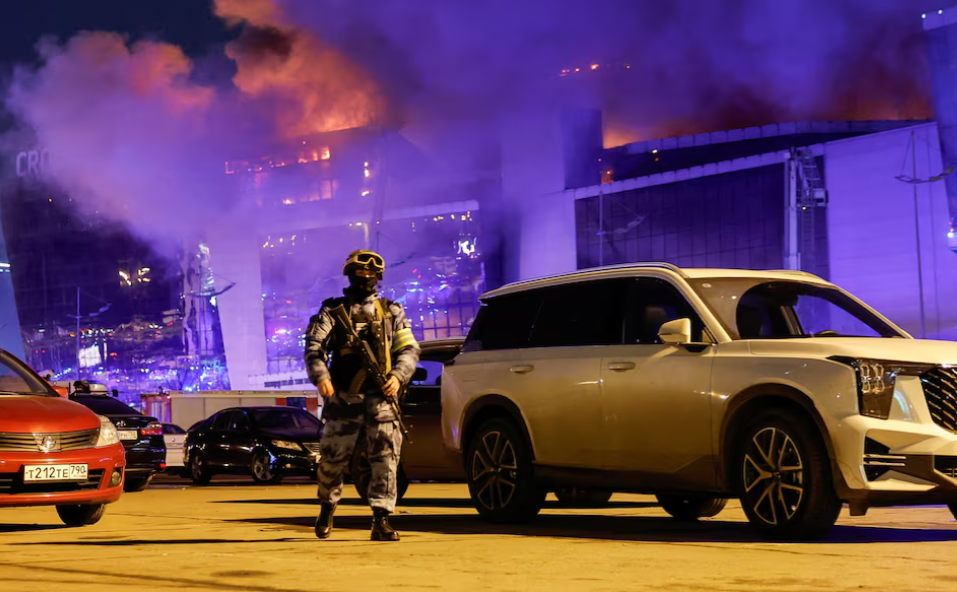 در مورد متهمان تیراندازی مرگبار در تالار کنسرت کروکوس در مسکو چه می‌دانیم؟