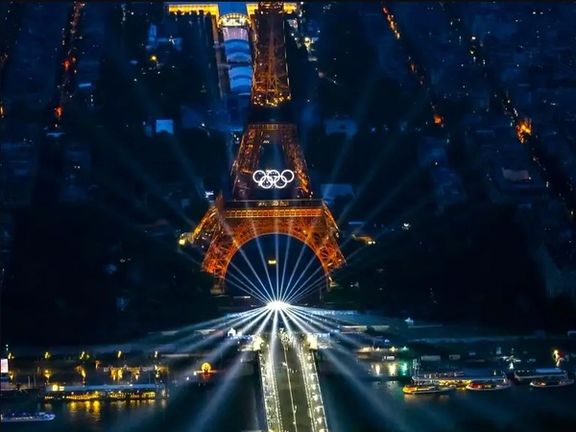 مشعل بازیهای المپیک تابستانی ٢٠٢٤ پاریس، پس از نورپردازی برج ایفل روشن شد