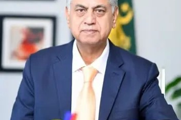 د پاکستان د ولسمشر ویاند طالبانو ته «په څو ساعتونو» کې د بریدونو د پایلو خبرداری ورکړی