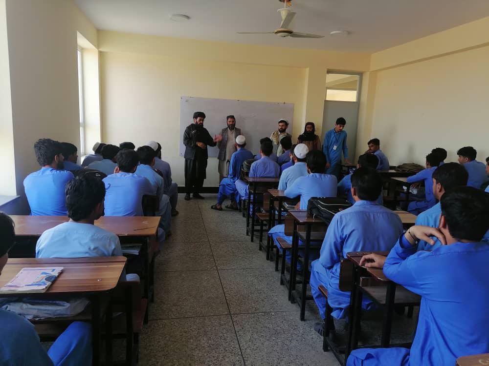 طالبان در هرات تجلیل از روز معلم را منع کرد