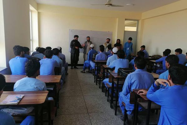 طالبان در هرات تجلیل از روز معلم را منع کرد