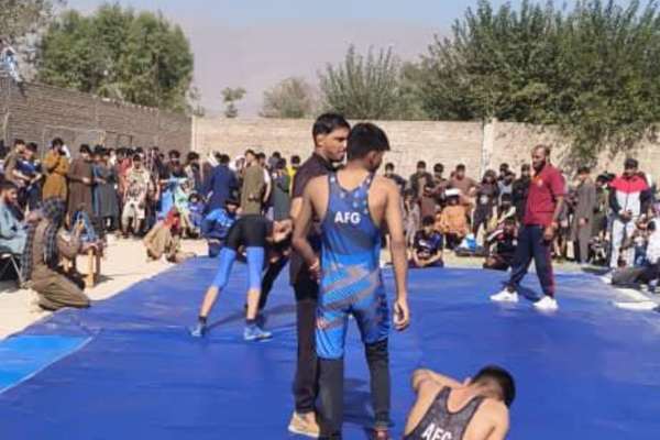 ننګرهار کې د ورزشکارانو ترمنځ د پهلوانۍ سیالۍ شوي