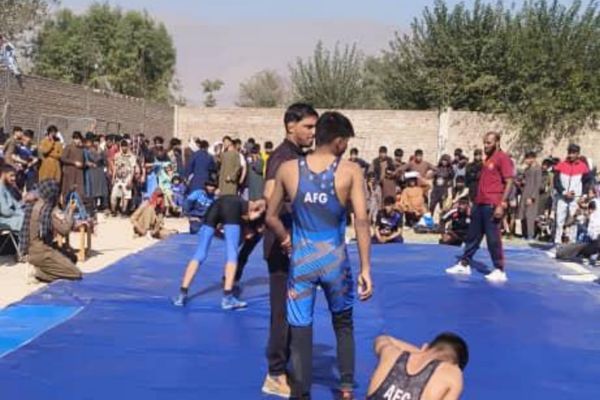 ننګرهار کې د ورزشکارانو ترمنځ د پهلوانۍ سیالۍ شوي