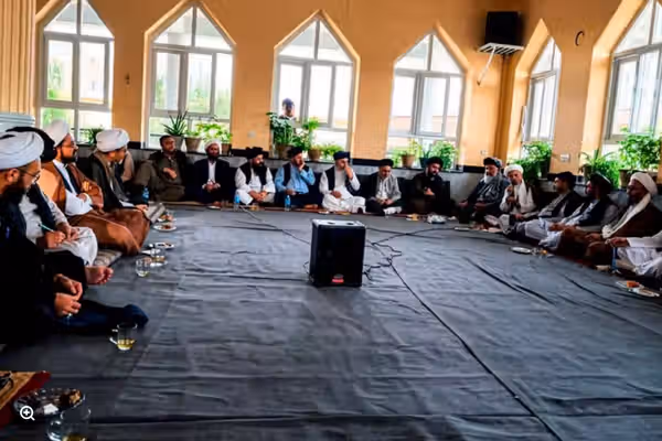 د طالبانو د عدلیې وزیر هزاره مشران احضار کړي