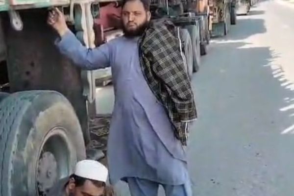 وسلهوالو غلو د خیبر په جمرود کې افغانستان ته ستنېدونکي افغان کډوال لوټلي