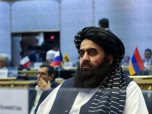 متقي: هېوادونه د بشري حقونو د سرغړونې په پلمه تحریمیږي خو د بل نسل وژنه غندل کیږي هم نه