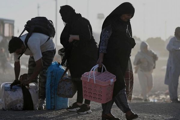 طالبان وايي هره ورځ افغانستان ته د سلګونو کورنیو د ستنېدو لړۍ روانه ده
