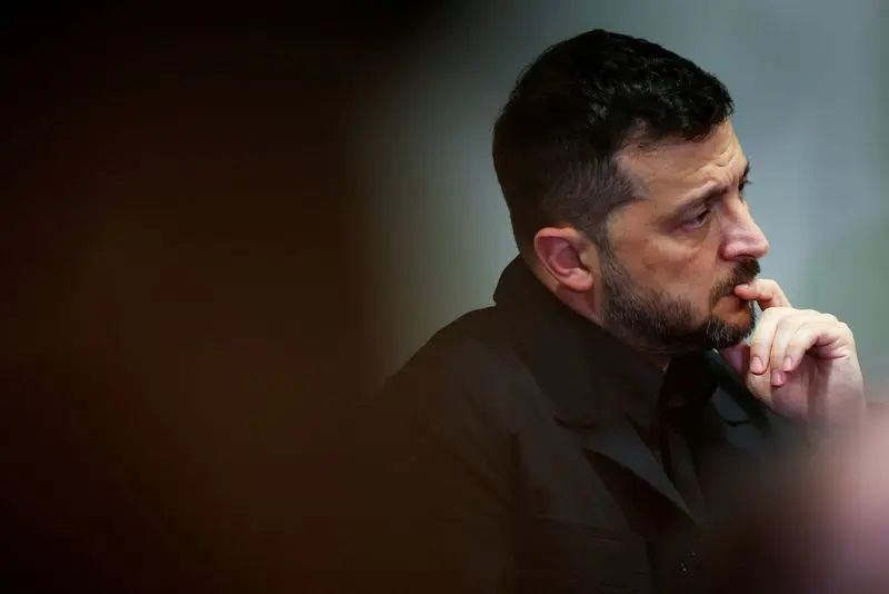 د اوکراین ولسمشر وايي چې د لویدیز د ضمانتونو په رڼا کې د ناټو له غړیتوب تېر دی