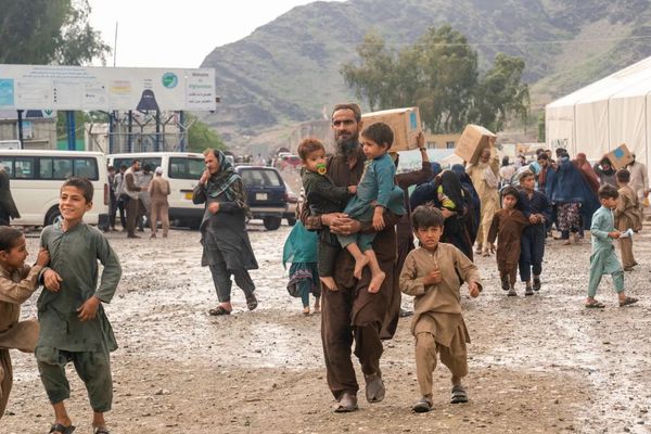 افغان کډوال خپل هېواد ته له ستنېدو وروسته له بشري ناورين سره مخ دي