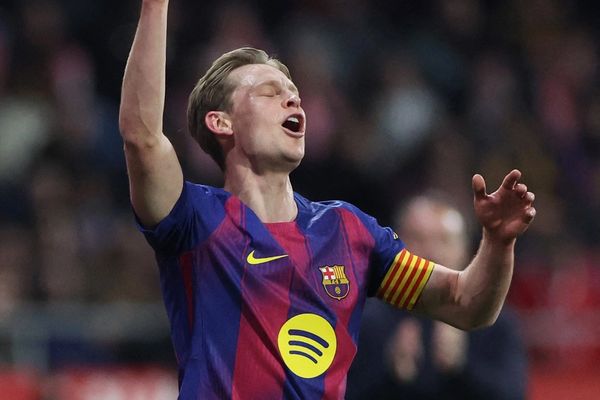 نوبت مصدومیت به دی یونگ رسید، کاپیتان بارسلونا یک ماه دور از میادین