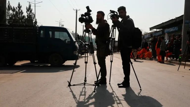 د افغانستان لپاره د برېتانیا سفارت: له افغان خبریالانو ملاتړ کوو