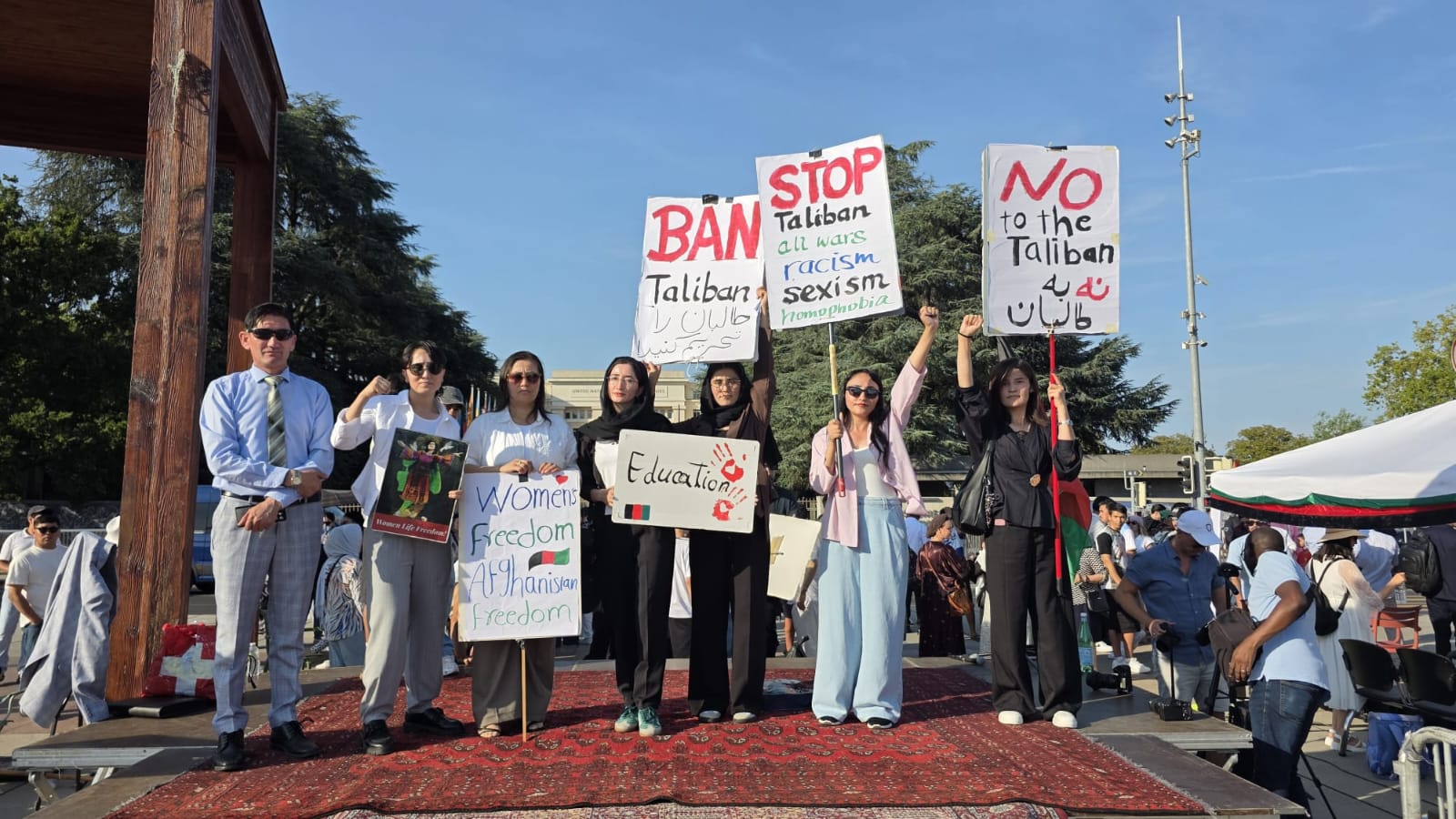په جینوا کې د افغان ښځو او نجونو د حقونو د ملاتړ په موخه اعتراضي لاریون ترسره شوی 