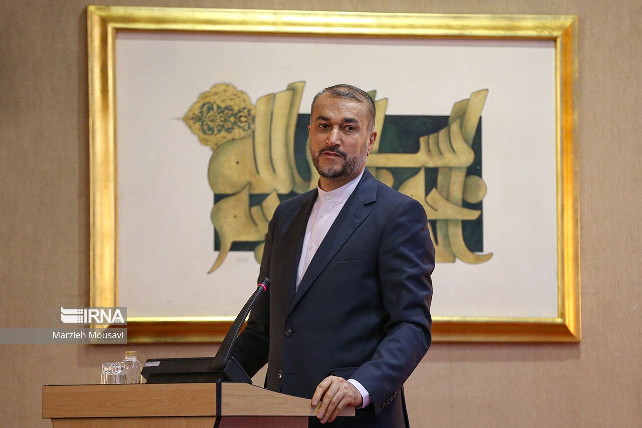 وزیر خارجه جمهوری اسلامی:خبرسازی در مورد رهبر القاعده و ارتباط دادن آن به ایران خنده‌آورست