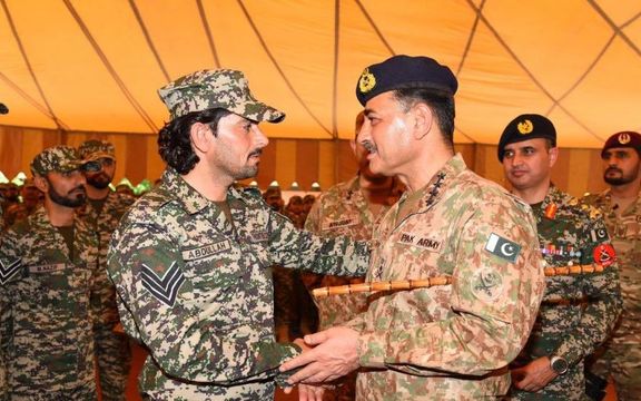 فرمانده ارتش پاکستان از مناطق همجوار این کشور با افغانستان دیدن کرد