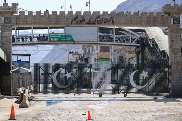د طالبانو او پاکستان کړکېچ؛ سوداګري له ۱۳ ورځو راهیسې درېدلې ده