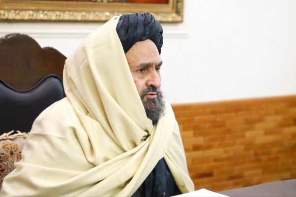 ملا عبدالغني برادر: نړۍ دې د تحریمونو پر ځای له مونږ سره اقتصادي اړیکې پراخې کړي