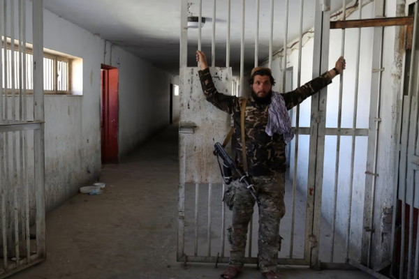 موجة قمع جديدة في أفغانستان... اعتقال سبعة صحفيين خلال أسابيع قليلة