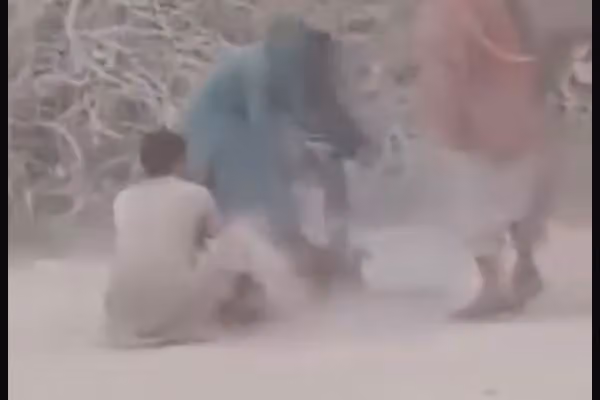 کندهار کې طالبانو د ماشومانو د وهلو او شکنجې په تړاو خپل دوه غړي نیولي