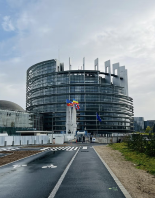 الاتحاد الأوروبي يقرر عقد جلسة لبحث الأزمة في أفغانستان