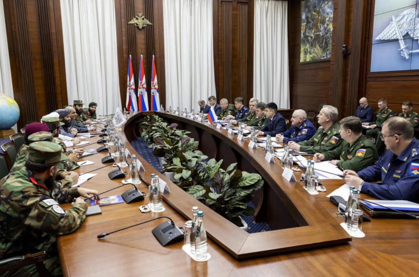 روسیې او طالبانو د امنیتي همکاريو پر پراختیا خبرې وکړې