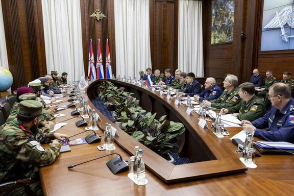 روسیې او طالبانو د امنیتي همکاريو پر پراختیا خبرې وکړې