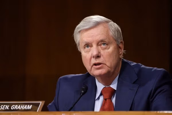 سناتور ګراهام: په څو اونیو کې به د تهران پر وړاندې د امریکا د اقدام په اړه پرېکړه وشي